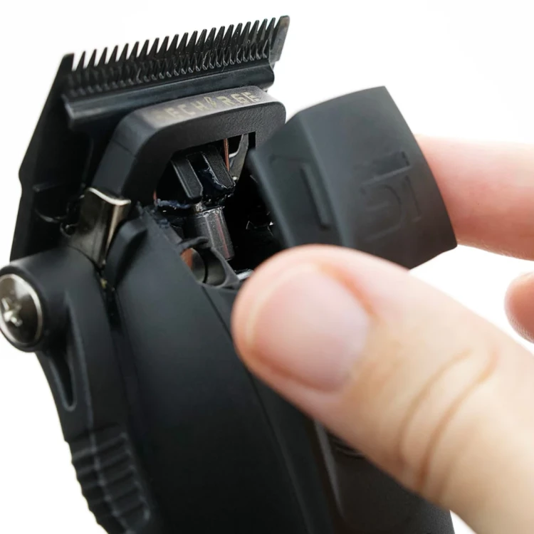 Střihací strojek STpro RECHARGE