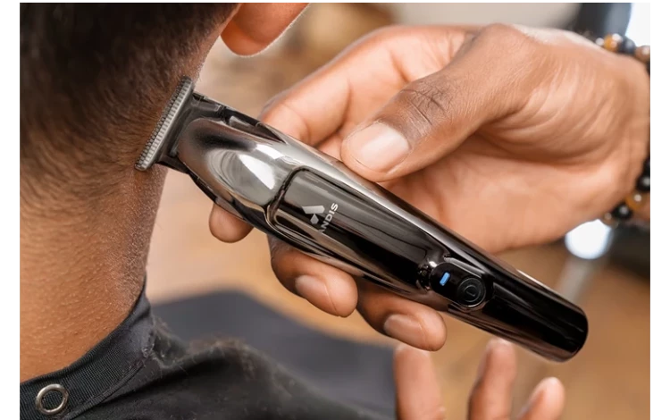 Konturovací strojek ANDIS SlimLine Pro II - D-9